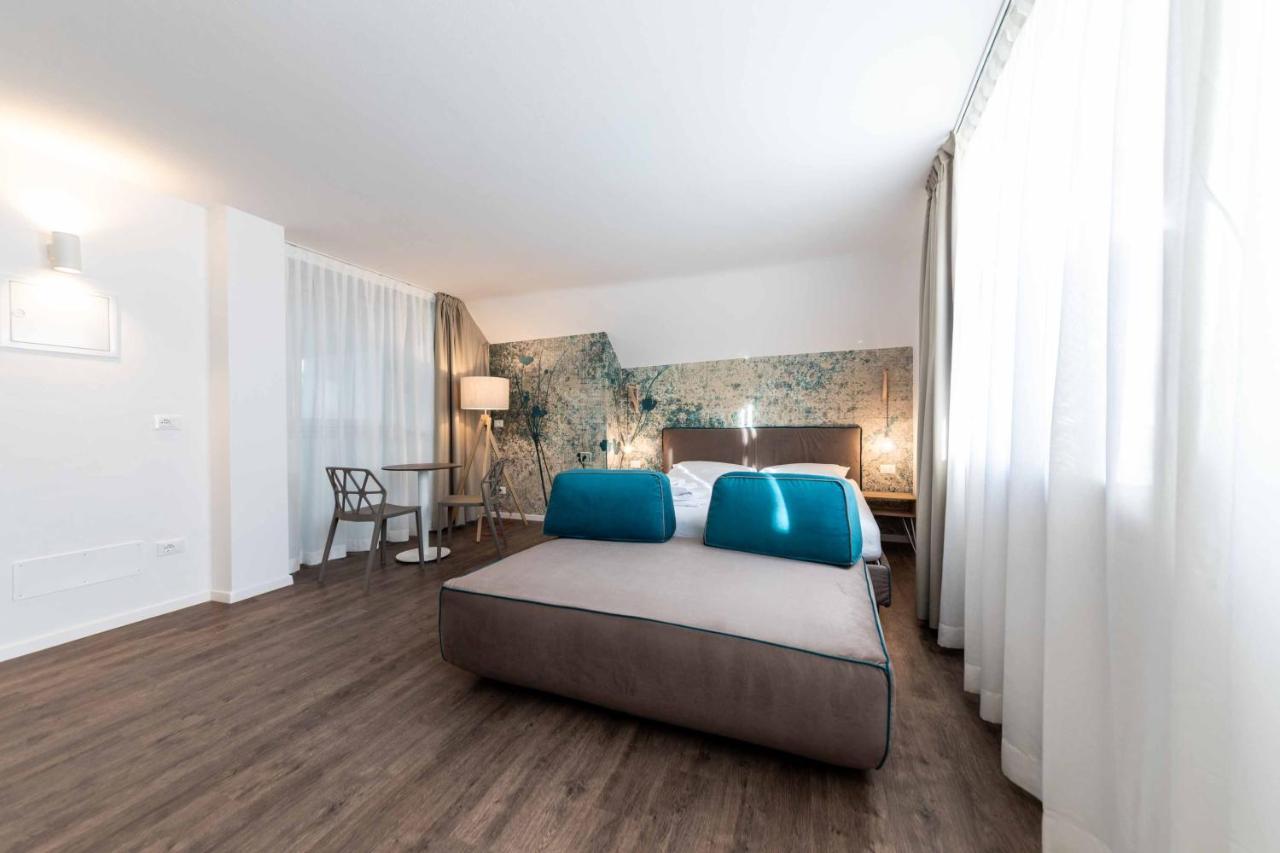 Stay Cooper L Guesthouse Zum Loewen Meran Zewnętrze zdjęcie