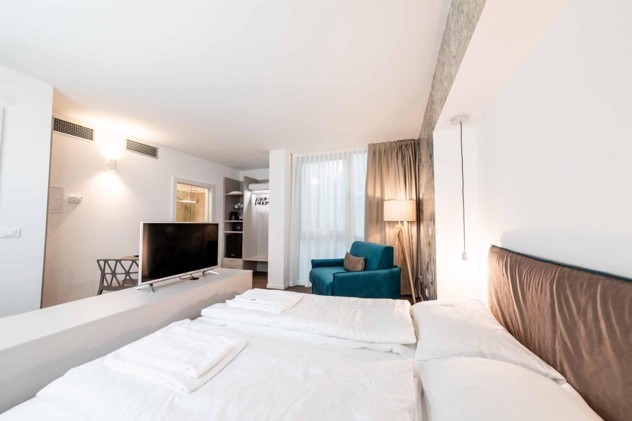 Stay Cooper L Guesthouse Zum Loewen Meran Zewnętrze zdjęcie
