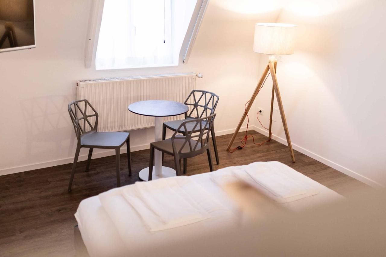 Stay Cooper L Guesthouse Zum Loewen Meran Zewnętrze zdjęcie