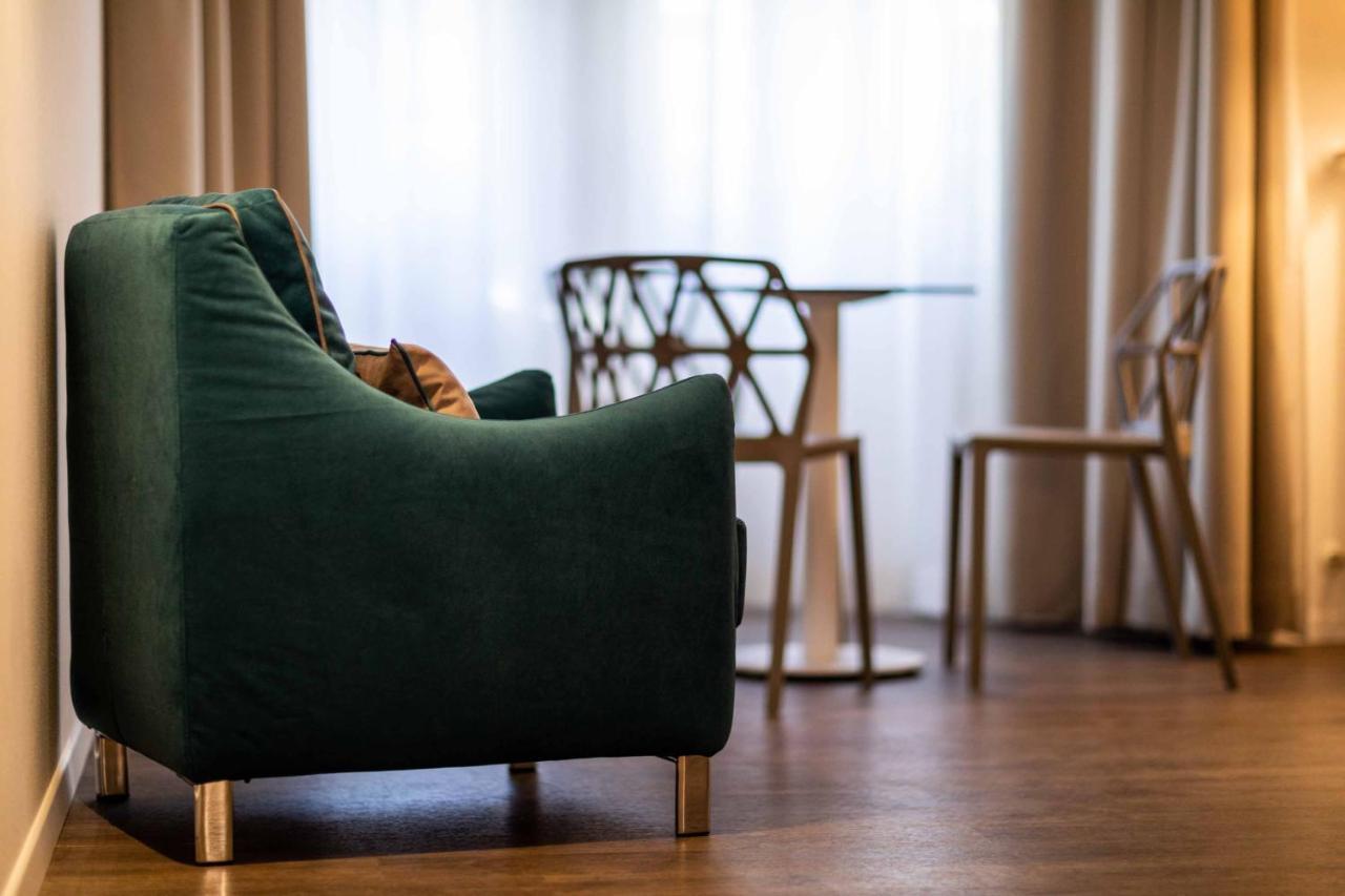 Stay Cooper L Guesthouse Zum Loewen Meran Zewnętrze zdjęcie