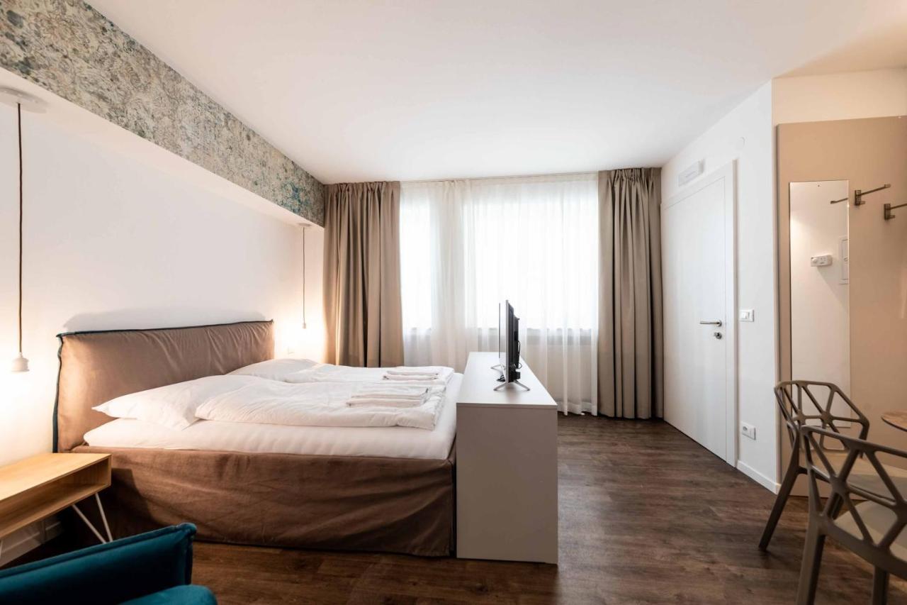 Stay Cooper L Guesthouse Zum Loewen Meran Zewnętrze zdjęcie
