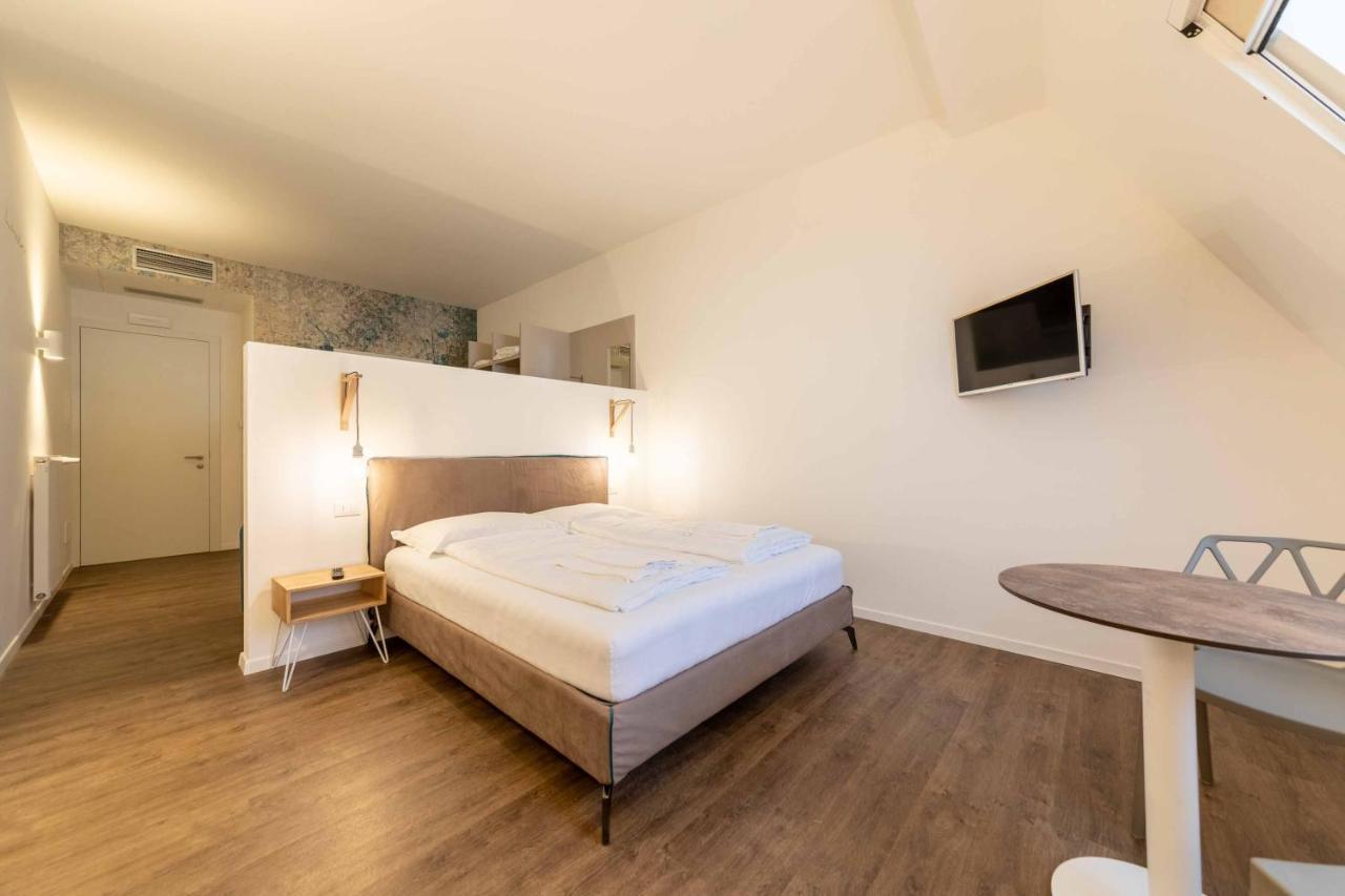 Stay Cooper L Guesthouse Zum Loewen Meran Zewnętrze zdjęcie